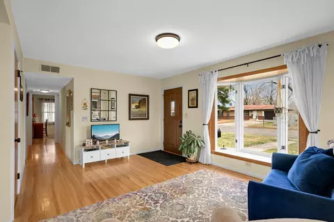 8544 5th Ave S, Bloomington, MN 55420