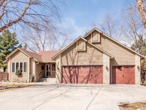 129 Hemlock Pl, Vadnais Heights, MN 55127