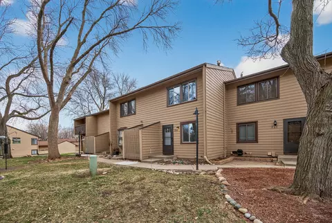 250 W Eagle Lake Dr, Maple Grove, MN 55369