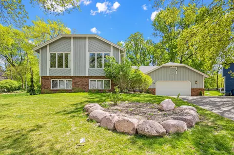 13880 Pennock Ave, Apple Valley, MN 55124