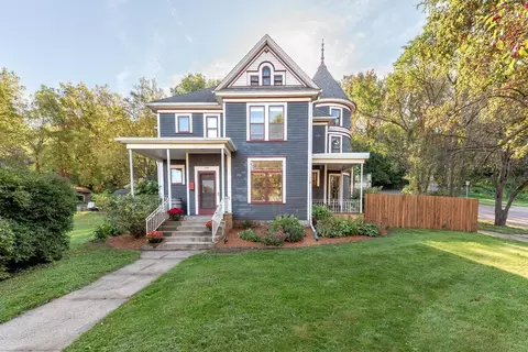 703 N 6th St, Mankato, MN 56001