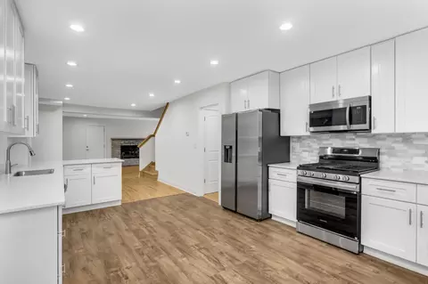 1077 Century Ave S, Maplewood, MN 55119