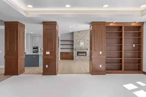 1 Hill Farm Rd #306, North Oaks, MN 55127