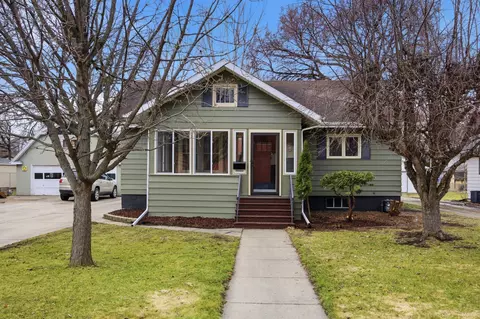 1322 9th Ave S, Fargo, ND 58103