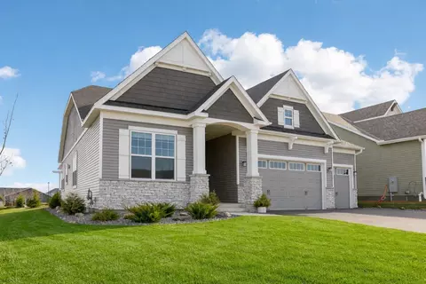 986 Moers Dr, Chaska, MN 55318