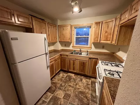 204 2nd Ave SW, Medford, MN 55049