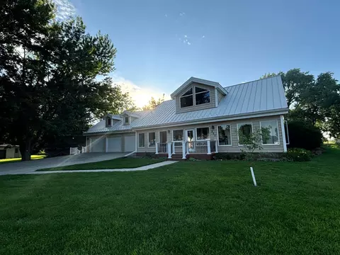 207 N Main St, Taunton, MN 56291