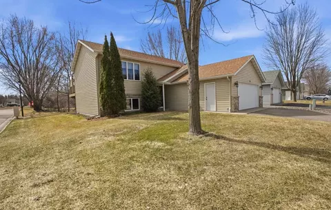 24 Pine Tree Ct, Sartell, MN 56377
