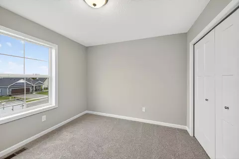 Bedroom - 2615 Arbor Dr, Buffalo, MN 55313 photo 6 of 7