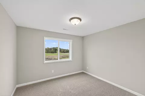 Bedroom - 2615 Arbor Dr, Buffalo, MN 55313 photo 3 of 7