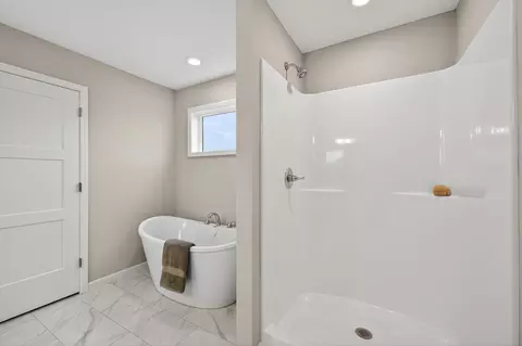 Bath - 2615 Arbor Dr, Buffalo, MN 55313 photo 3 of 6