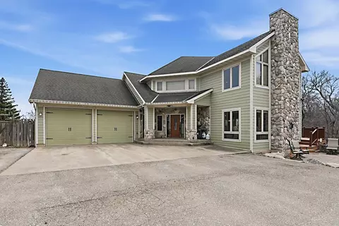 70832 280th St, Redwood Falls, MN 56283