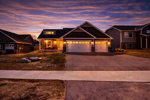 1221 Balsam Ln, Watertown, MN 55388