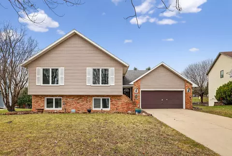 6219 Fairway Dr NW, Rochester, MN 55901