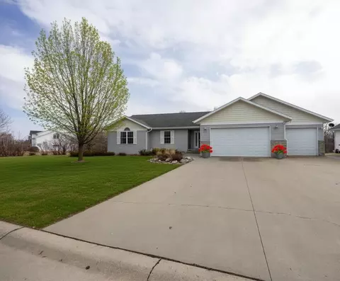 2317 Hillcrest Ln, Hawley, MN 56549