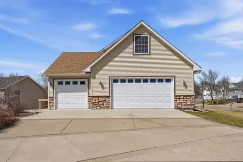Exterior - 1620 26th St SE, Saint Cloud, MN 56304 photo 8 of 14