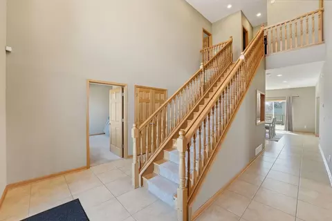 Entry Way - 1620 26th St SE, Saint Cloud, MN 56304 photo 2 of 5