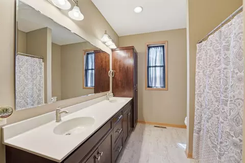 Bath - 1620 26th St SE, Saint Cloud, MN 56304 photo 3 of 9