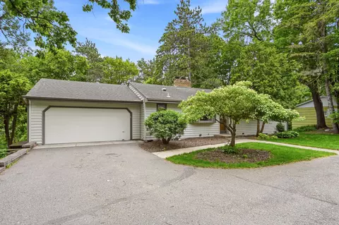 14137 Glenridge Rd, Minnetonka, MN 55345