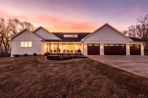 3010 Tamarack Pl, Cambridge, MN 55008