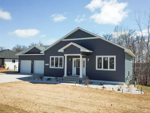575 Elins Lake Rd SE, Cambridge, MN 55008