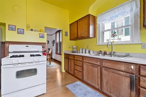 Kitchen - 1522 E 4th St, Superior, WI 54880 photo 4 of 4