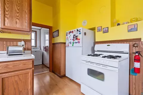 Kitchen - 1522 E 4th St, Superior, WI 54880 photo 3 of 4