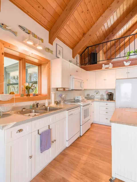 Kitchen - 9107 Wilderness Point Rd, Brainerd, MN 56401 photo 1 of 4