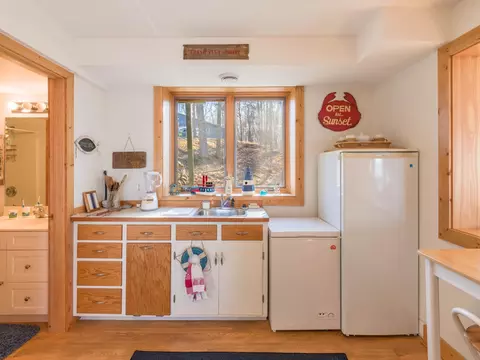 Kitchen - 9107 Wilderness Point Rd, Brainerd, MN 56401 photo 4 of 4