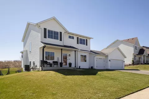 473 Amberg Ln, Chaska, MN 55318