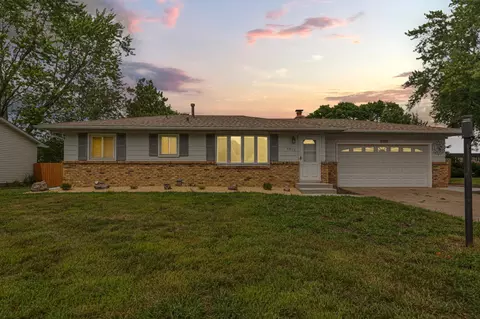 Exterior - 2033 Bluestone Ln, Eagan, MN 55122 photo 3 of 10