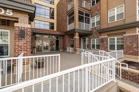 2405 39th Ave NE #401, Saint Anthony, MN 55421