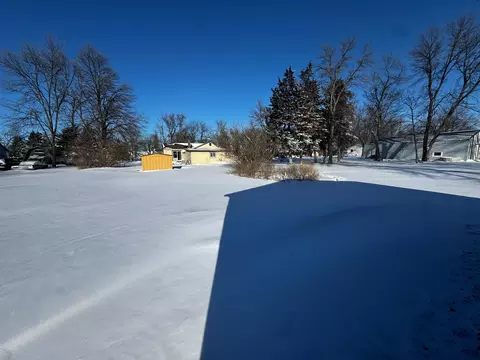 Exterior - 801 Troendle St SE, Mapleton, MN 56065 photo 10 of 15