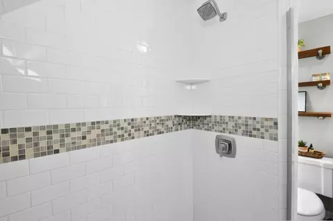 Bath - 451 16th Ave S, Fargo, ND 58103 photo 4 of 4