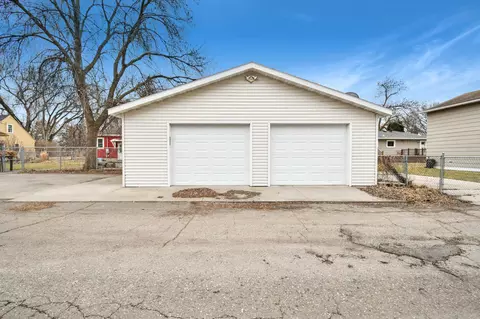 Exterior - 451 16th Ave S, Fargo, ND 58103 photo 14 of 14