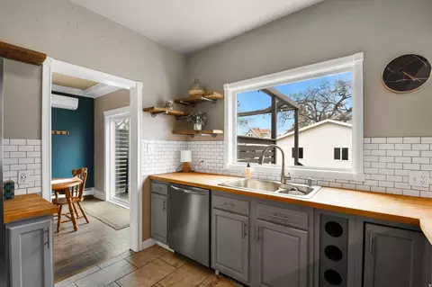 Kitchen - 451 16th Ave S, Fargo, ND 58103 photo 3 of 5