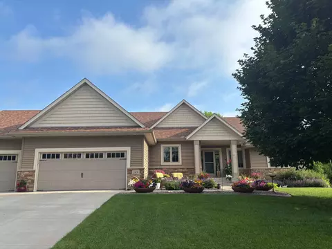 21436 Foxtail Ln S, Rogers, MN 55374