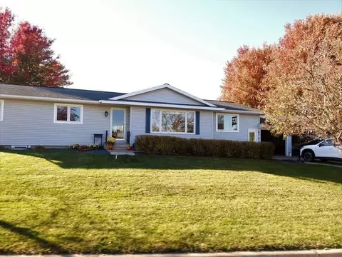 87 Chapel Dr, Altura, MN 55910