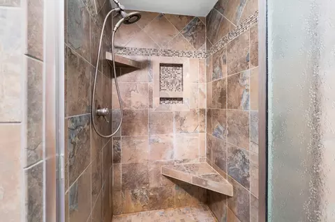 Bath - 5795 Ratika Rd, Duluth, MN 55810 photo 5 of 6