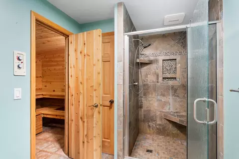 Bath - 5795 Ratika Rd, Duluth, MN 55810 photo 4 of 6