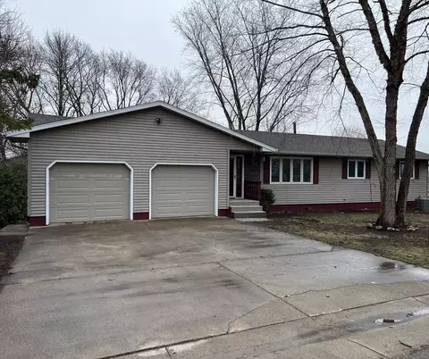703 S 3rd St, Ellendale, MN 56026