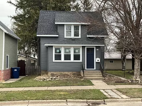 628 Front St, Kenyon, MN 55946