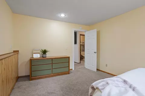 Bedroom - 4404 Cinnamon Ridge Trl, Eagan, MN 55122 photo 4 of 6