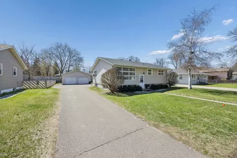 511 8th St NW, Elk River, MN 55330