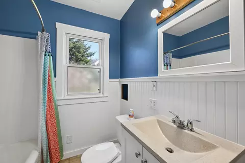 Bath - 1028 10th St E, Glencoe, MN 55336 photo 1 of 3
