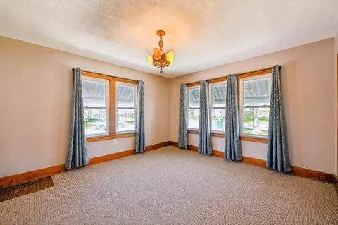 Living - 1028 10th St E, Glencoe, MN 55336 photo 3 of 5