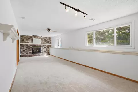 Living - 712 Schubert Dr, Buffalo, MN 55313 photo 3 of 4