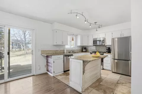 Kitchen - 712 Schubert Dr, Buffalo, MN 55313 photo 2 of 2