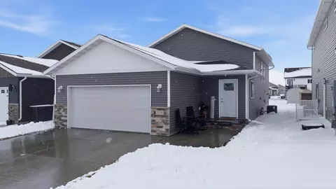 709 1st Ave, Horace, ND 58047