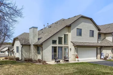 1322 Cottage Dr, Stillwater, MN 55082